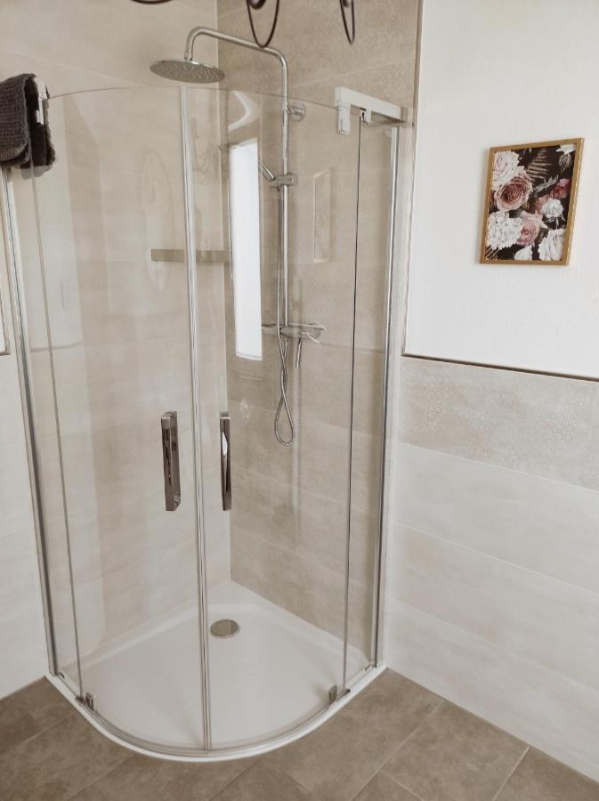 Landhausstil-familienferienwohnung Florentine Apartment Bad Klosterlausnitz